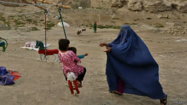 (أرشيف) نشطاء أفغان يقولون إن زواج الأطفال مشكلة واسعة الانتشار في أفغانستان.