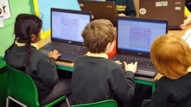 新学期开始，新的电脑课程就将在英格兰中小学校中推广。