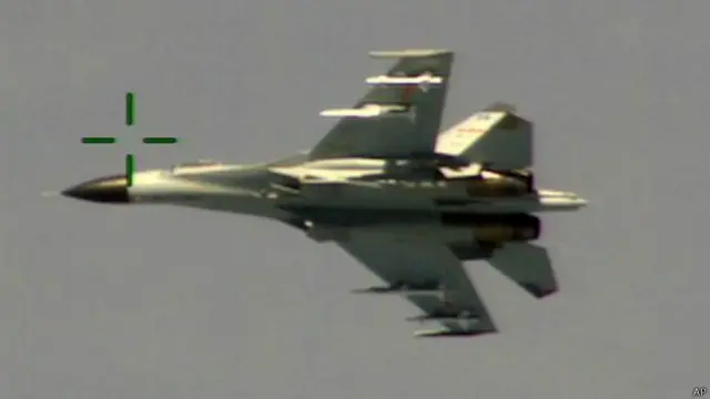 今年8月,美军指责中国战斗机几次逼近美国海军P-8海神巡逻机,最近距离只有10米远。