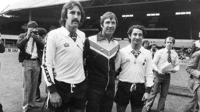 Ricardo Villa, Keith Burkinshaw y Osvaldo Ardiles