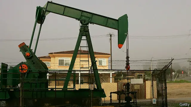 Pozo petrolífero en Los Ángeles