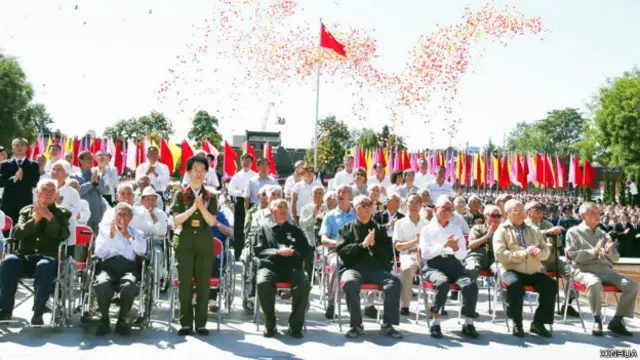 北京中国抗日战争胜利69周年纪念活动上的退伍老兵（新华社图片3/9/2014）