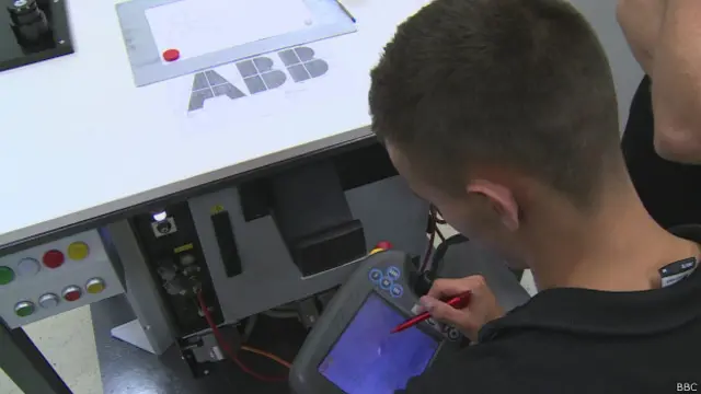 O modelo alemãobet365 saque pixensino técnico permite que o aluno passe um terço do tempobet365 saque pixcurso na escola e dois terços na própria empresa