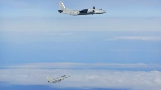 نیٹو کا کہنا ہے کہ ناروے، برطانیہ، جرمنی اور ترکی کے لڑاکا طیاروں کو فضا میں بھیجا گیا تاکہ وہ روسی طیاروں پر نظر رکھ سکیں