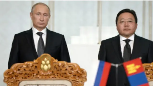 ولادیمیر پوتین با رئیس جمهور مغولستان