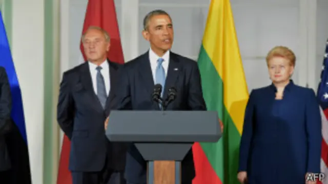 အက်စတိုးနီးယား နိုင်ငံမှာ အိုဘားမား သတင်းစာ ရှင်းလင်း