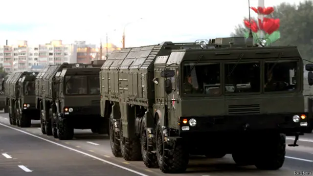 Ракетный комплекс "Искандер" на параде в Минске 3 июля 2014 года