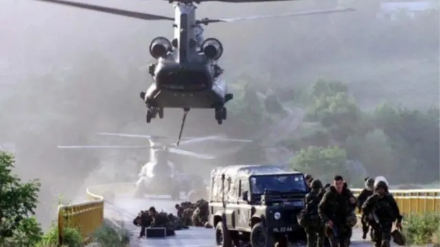 القوات البريطانية في كوسوفو عام 1999، جزء من قوات حفظ السلام التابعة للناتو