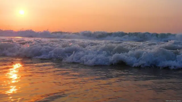 Южно-китайское море на этой фотографии Максима Грачева снято, по мнению автора, "в стиле Айвазовского"