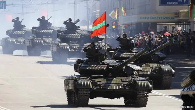 Tanques rusos en Tiraspol, 2010