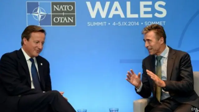 رئيس الوزراء البريطاني (يسار) والامين العام لحلف الناتو أندرس فوغ راسموسن سيقودان المناقشات حول الأزمة الاوكرانية
