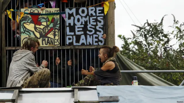 旅客增长快 伦敦机场扩张成争议