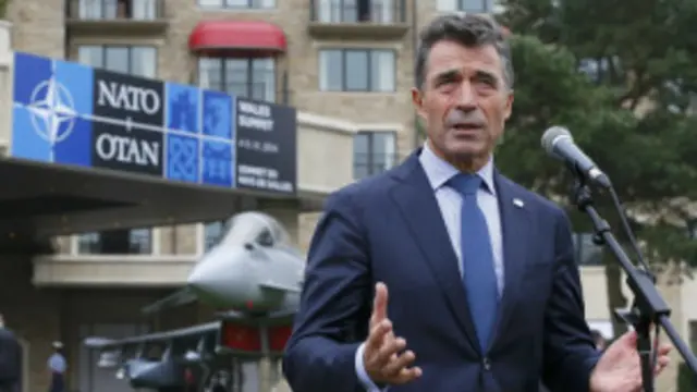 آنرس فو راسموسن، میگوید زمان برای امضای موافقتنامهای که به نیروهای ناتو اجازه میدهد ماموریت آموزش نیروهای امنیتی افغان را پس از ۲۰۱۴ به پیش ببرند، از دست میرود.