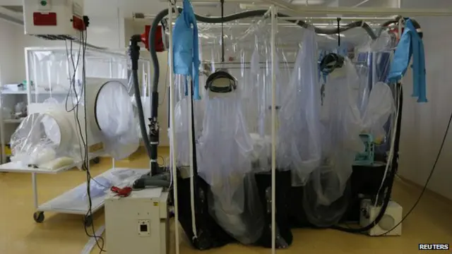 Pooley fue tratado en una unidad de aislamiento del Royal Free Hospital de Londres.