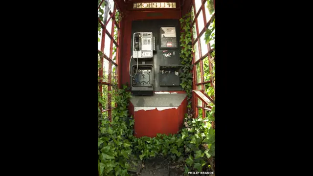 "Телефонная будка". Автор - Филипп Брауде