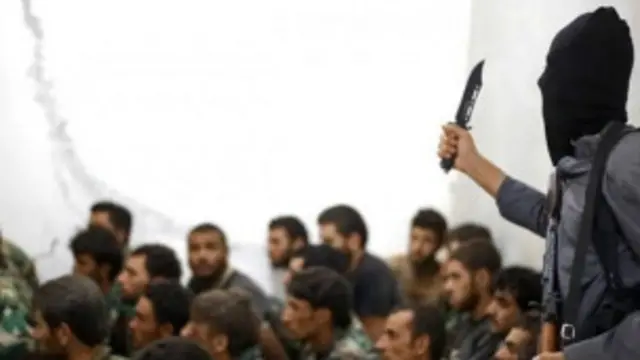 دولتِ اسلامیہ نے شام میں صدر بشارالاسد کی حکومت کے خلاف کارروائیوں کا آغاز کیا تھا اور شامی حکومت فورسز کو مغرب کی حمایت حاصل تھی