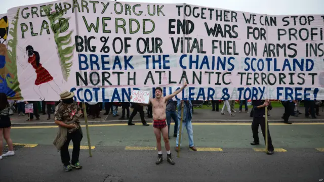 Акції на саміті в Ньюпорті