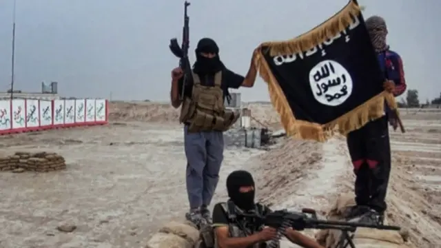 'اسلامي دولت' سخت دریځې ډلې د عراق او سوریې یو شمیر سیمې نیولي او اسلامي خلافت یې اعلان کړی دی. 