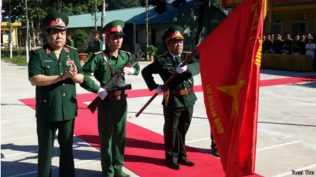 Bộ trưởng Quốc phòng Phùng Quang Thanh tại lễ công bố quyết định thành lập Lữ đoàn 950