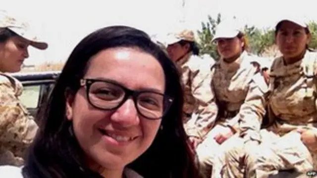 沙玛•卡里尔外出报道