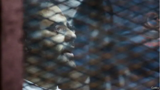 علاء عبد الفتاح من أبرز وجوه الانتفاضة الشعبية التي أطاحت بالرئيس الأسبق حسني مبارك عام 2011.