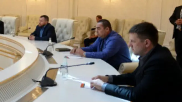 در نشست مینسک رهبران شورشیان شرق اوکراین و سفیر روسیه در اوکراین شرکت دارند