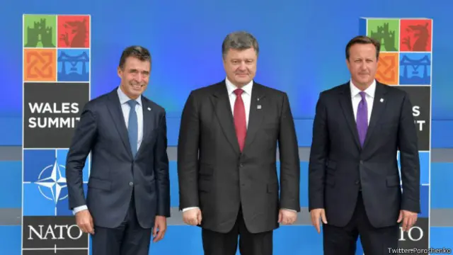 ওয়েলস-এ নেটো শীর্ষ বৈঠকে ব্রিটিশ প্রধানমন্ত্রী আর জোটের মহাপরিচালকের সাথে ইউক্রেনের প্রেসিডেন্ট পোরোশেঙ্কো