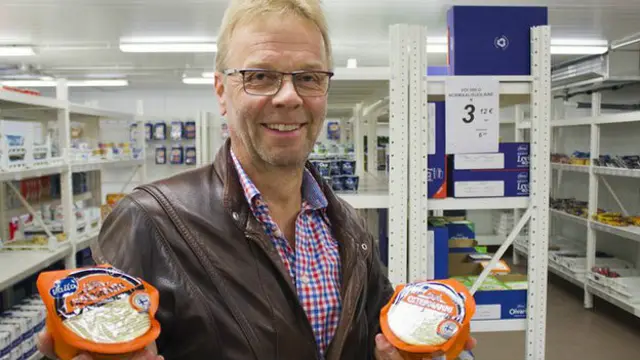 Finlandés con el "queso de Putin"