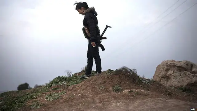 Seorang petempur perempuan Kurdi di wilayah Irak utara.