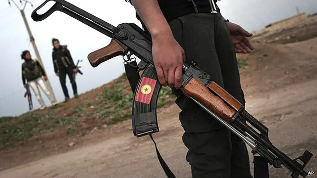 कुर्द महिला फ़ाइटर