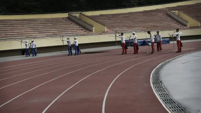 朝鲜射箭运动员在平壤备战仁川亚运会（02/09/2014）