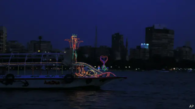 تفاقمت أزمة انقطاع التيار الكهربائي إلى حد كبير خلال الأشهر القليلة الماضية، وهي إحدى كبرى التحديات التي تواجه الحكومة