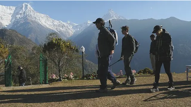 नेपाल में ट्रेकिंग