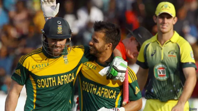 سنیچر کو کھیلے جانے والے اس میچ میں جنوبی افریقہ نے ٹاس جیت کر آسٹریلیا کو پہلے بیٹنگ کی دعوت دی تھی