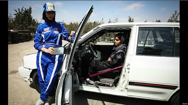 
اولین دوره مسابقات سرعت (ریس) صبح جمعه در پیست اتومبیلرانی آزادی تهران برگزار شد
