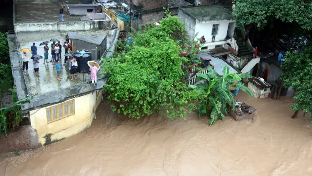 بعض اطلاعات کے مطابق مرنے والوں کی مجموعی تعداد تقریباً 180 ہے اور ان میں سے زیادہ تر اموات ڈوبنے کی وجہ سے ہوئی ہیں