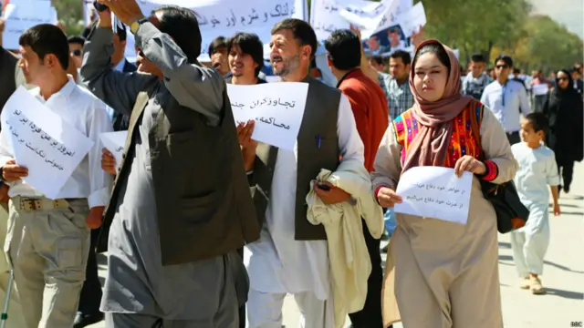 د افغانستان لویې څارنوالۍ ویاند عبدالبصیر عزیزي بي بي سي ته وویل، دغه دوسیه د دوی د کارونو په لومړي سر کې ځای لري او وايي هڅه به یې دا وي، چې ژر تر ژره دغه دوسیه وارزول شي.