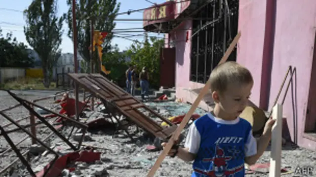 Разрушенное кафе в Мариуполе