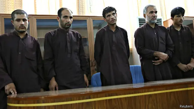 Tujuh pria dihadirkan di pengadilan