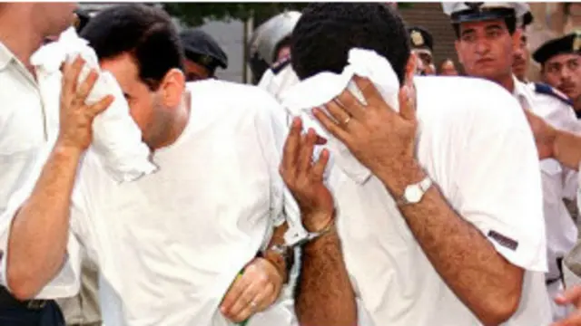 عام 2001 لقت محاكمة 52 رجلا متهمين بالمثلية الجنسية إهتماما دوليا واسعا وانقادات من جماعات حقوق الانسان