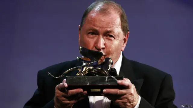 Фильм Роя Андерсона был отклонен каннскими отборщиками, однако в Венеции получил главный приз