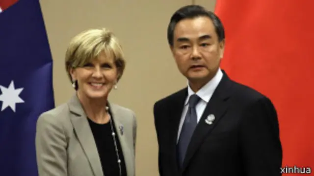 2014年8月9日，中國外交部長王毅在緬甸首都內比都出席東亞合作系列外長會期間會見澳大利亞外長畢曉普