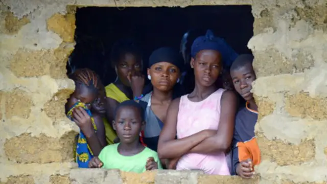 توجد علاقة بين قدرة الفتك للفيروس وسرعة الانتشار