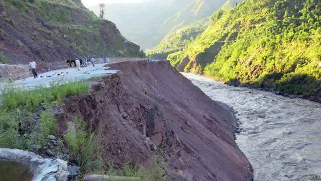 पाक प्रशासित कश्मीर में बाढ़ 