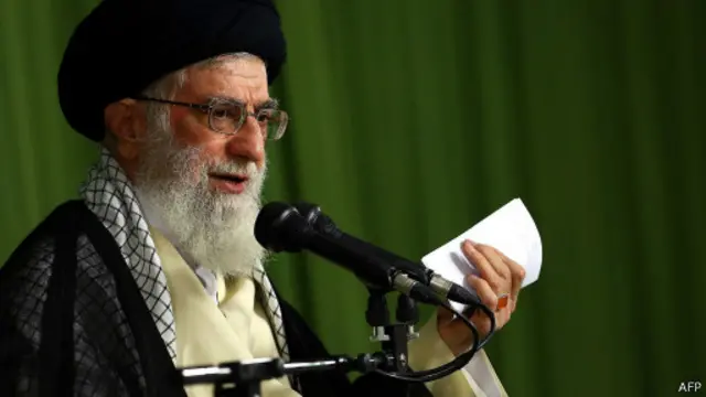 اختير خامنئي مرشدا أعلى عام 1989. 