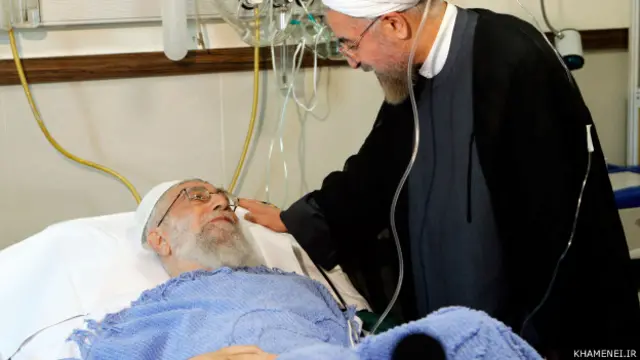 حسن روحانی، رئیس‌جمهوری ایران امروز به ملاقات رهبر ایران در بیمارستان رفته است