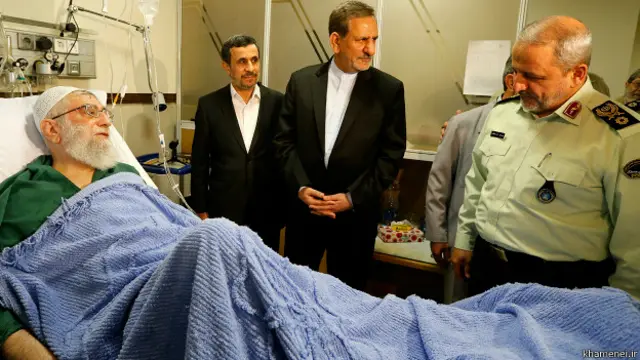 اسماعیل احمدی مقدم (فرمانده پلیس) و محمود احمدی نژاد (رئیس جمهور پیشین)