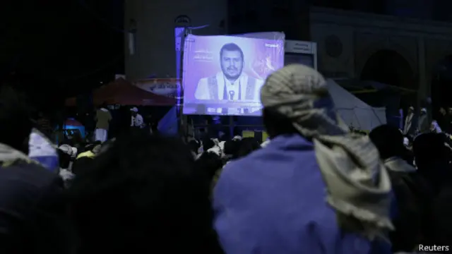 الحوثي دعا اتباعه وحلفاءه للاحتشاد في ساحة التغيير في صنعاء الثلاثاء.