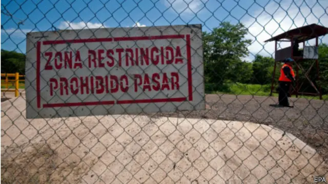 El área donde está el cráter es una zona boscosa cerca de una base de la fuerza aérea.
