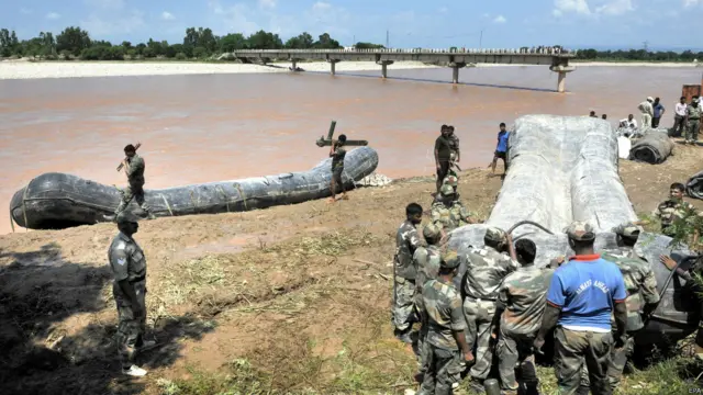 जम्मू कश्मीर, बाढ़ पीड़ित 